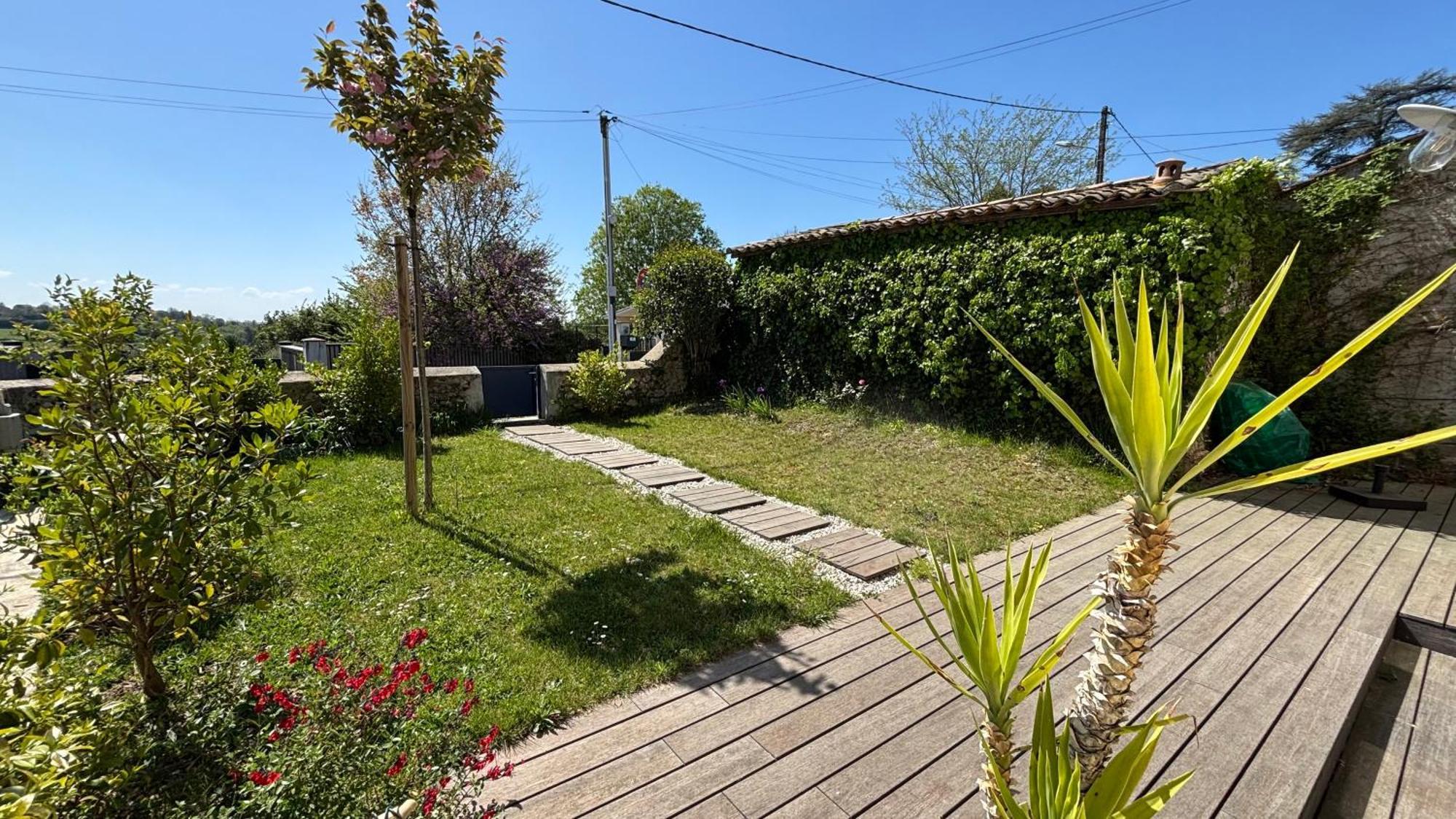Maison De Charme Avec Jardin Et Terrasse Camblanes-et-Meynac 外观 照片